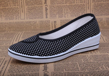 Load image into Gallery viewer, Soft Slip On Canvas Flats Shoes For Woman