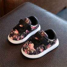 Load image into Gallery viewer, Flower Shoes For Girls